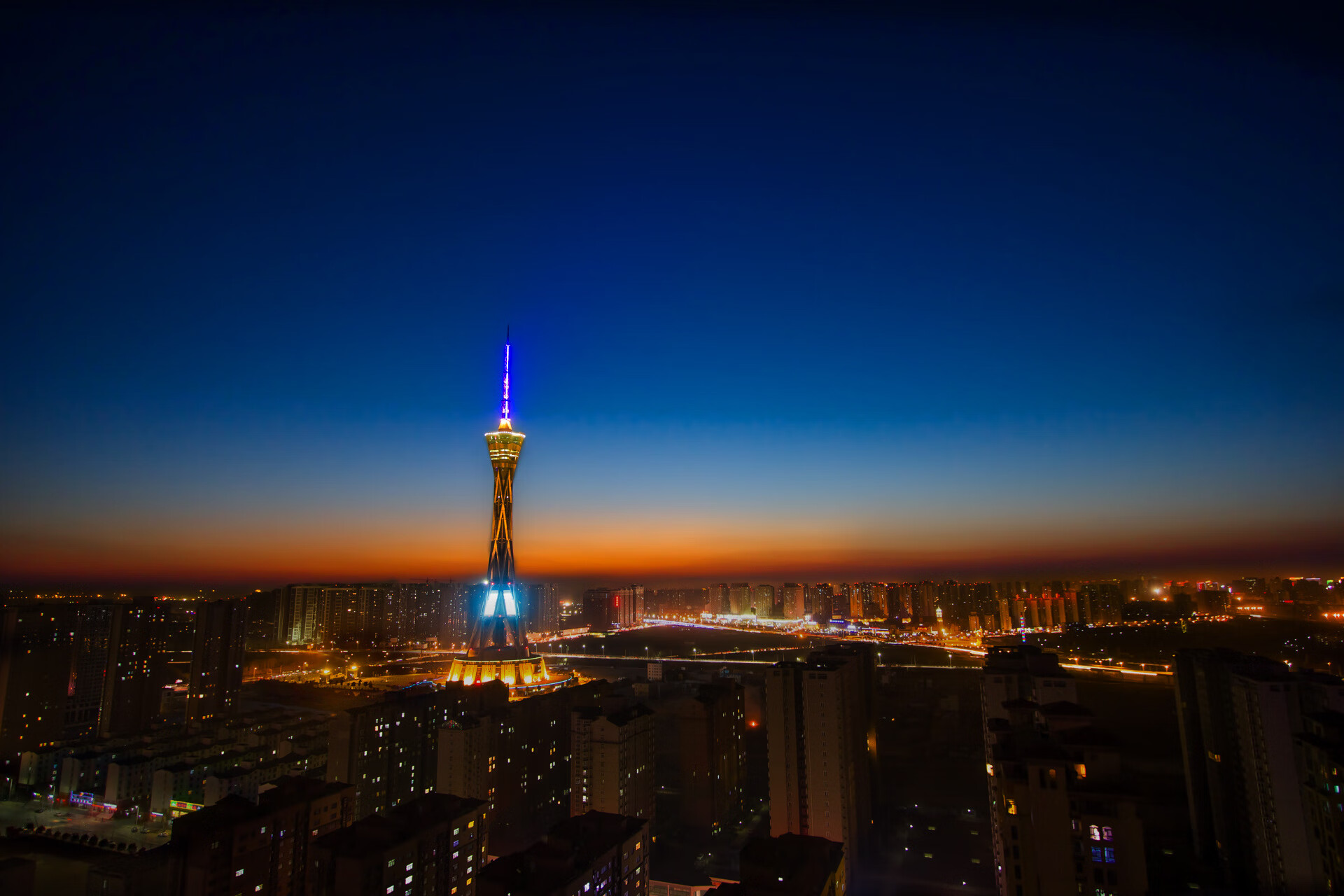 沙漠风暴，当新大陆的狂飙撞碎石油帝国的防线—2026世界杯D组美国横扫阿联酋，莱万用他的一生闪耀全场的夜晚